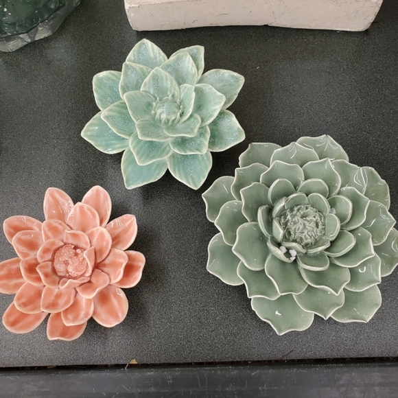 NWT ASSORTED PORCELAIN FLOWERS - Picture 2 of 4